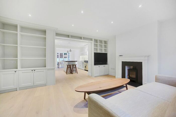 2 Bedroom Maisonette To Rent In Devonia Road, London, N1