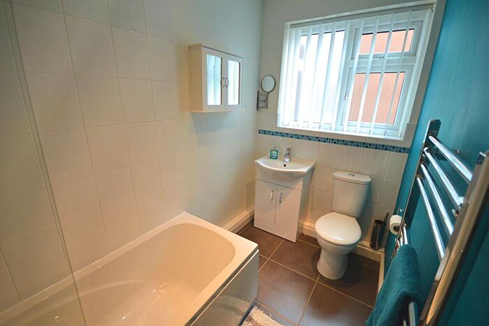 1 Bedroom Apartment To Rent In Wardle Road, Sale, M33