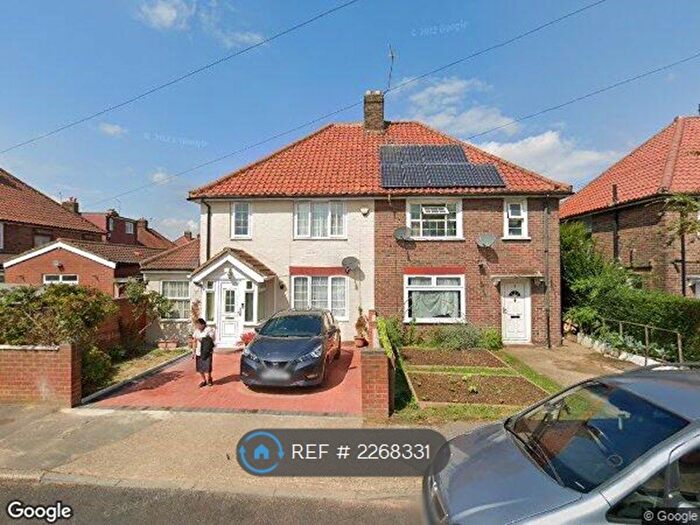 3 Bedroom Semi-Detached House To Rent In Showers Way, Hayes, UB3