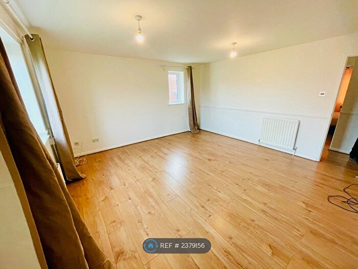 1 Bedroom Flat To Rent In Witts House, Kingston Upon Thames, KT1