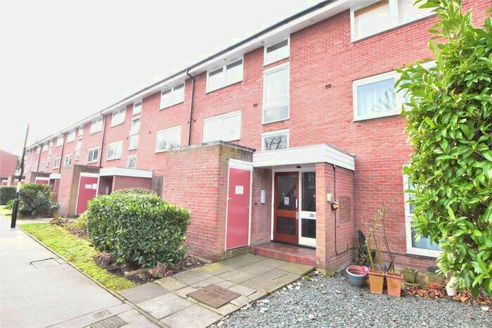 1 Bedroom Flat To Rent In Eskmont Ridge, London, SE19