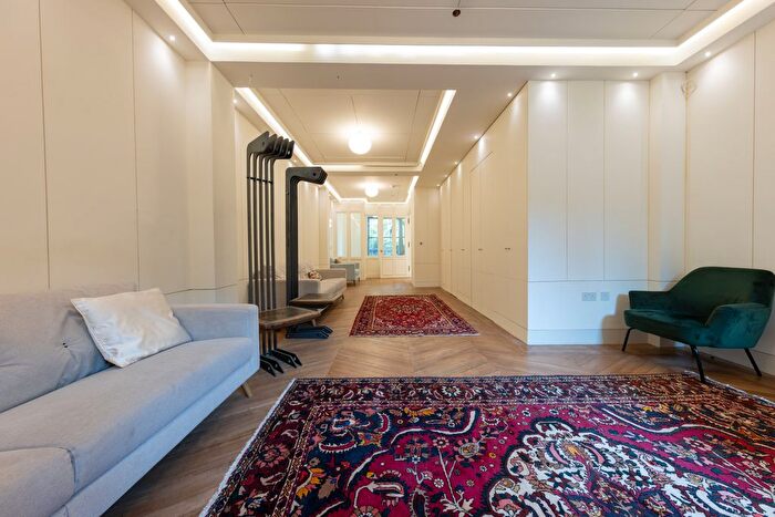 5 Bedroom Flat To Rent In London, NW1