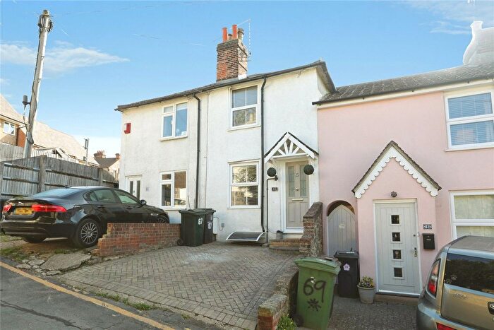 1 Bedroom Terraced House For Sale In Bower Lane, Maidstone, Kent, ME16