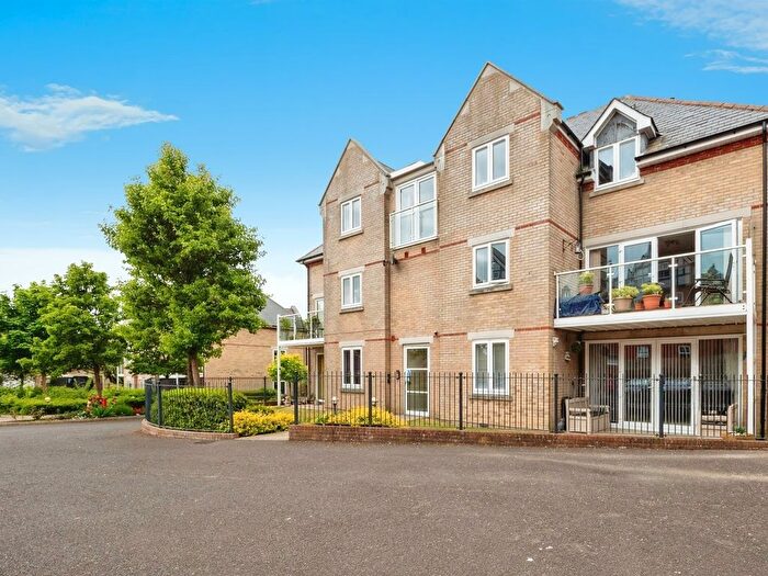 2 Bedroom Flat To Rent In Cross Road, Weymouth, DT4