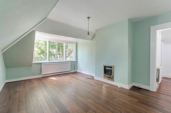 3 Bedroom Flat To Rent In Akehurst Street, Putney, London, SW15