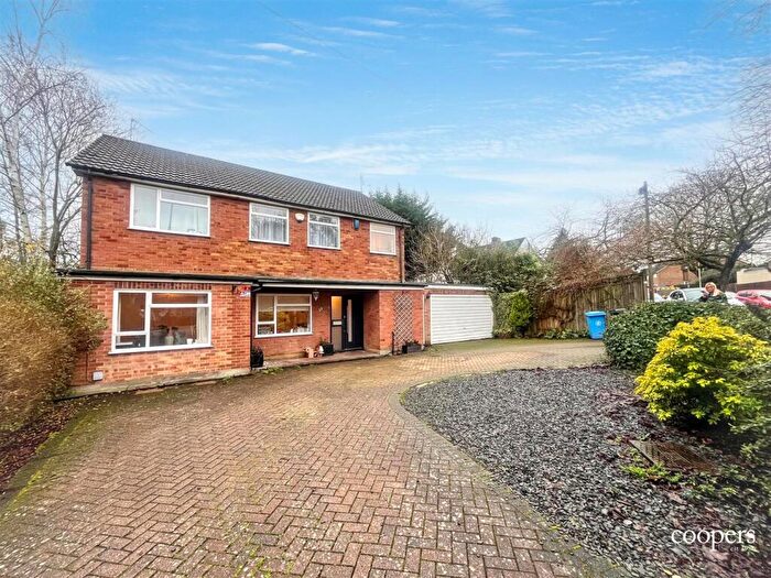 4 Bedroom Detached House To Rent In Pinn Way, Ruislip, HA4