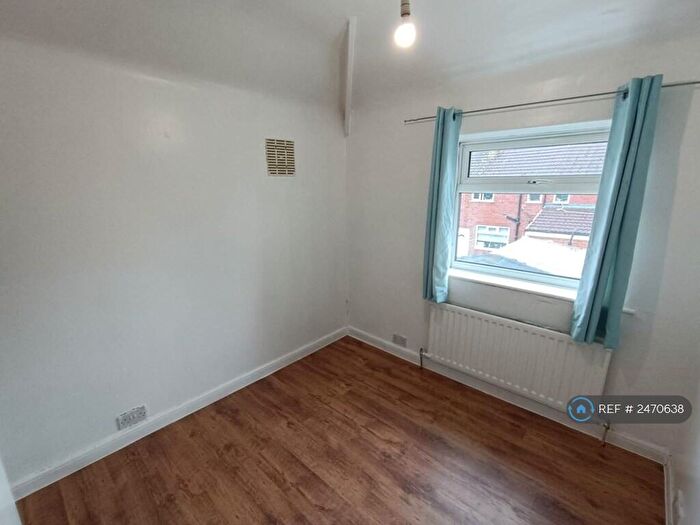 2 Bedroom End Of Terrace House To Rent In Pelham Street, Ashton-Under-Lyne, OL7