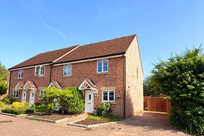 2 Bedroom House For Sale In Pipit Green, Bracknell, Berkshire, RG12