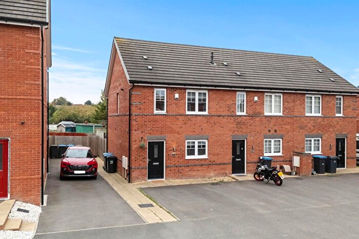 3 Bedroom End Terrace House For Sale In Notleyfield Close, Leicester, LE9