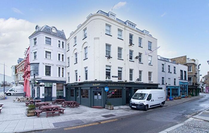 2 Bedroom Flat To Rent In King Street, Margate, Kent, CT9