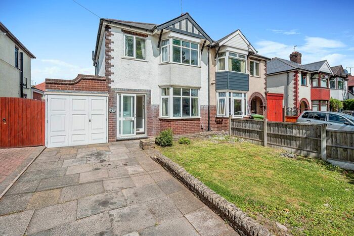 3 Bedroom Semi-Detached House For Sale In Warstones Road, Penn, Wolverhampton, WV4