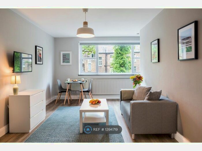 Studio To Rent In Rothesay Court, London, SE11