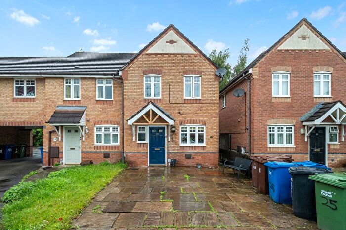 3 Bedroom Semi Detached House For Sale In Borrowbeck Close, Platt Bridge, WN2