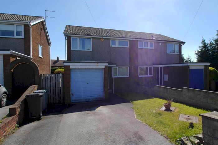 3 Bedroom Semi-Detached House To Rent In Walton Drive, Drighlington, Bradford, BD11