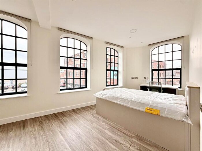 Studio To Rent In Deluxe First Floor Studio - Oracle, Roden Street, NG3