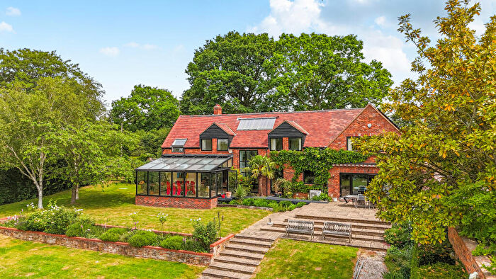 5 Bedroom Detached House For Sale In Road Running Through, Oxford, OX33