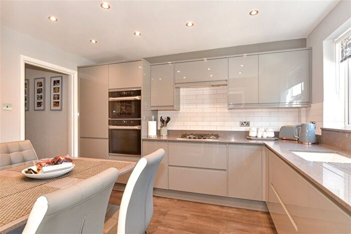 4 Bedroom Detached House For Sale In Viking Way, West Kingsdown, Sevenoaks, Kent, TN15