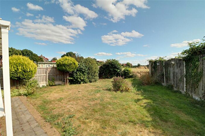 2 Bedroom Bungalow For Sale In Kingsdale, Scunthorpe, Lincolnshire, DN17