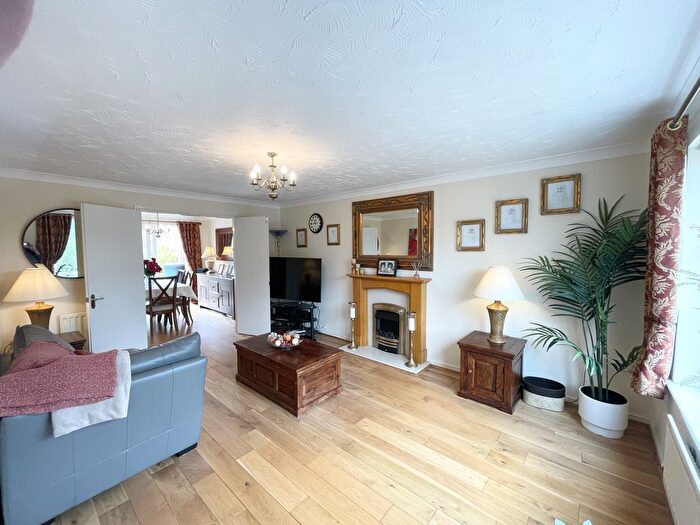 4 Bedroom Detached House For Sale In Soane Close, Wellingborough, Northamptonshire, NN8