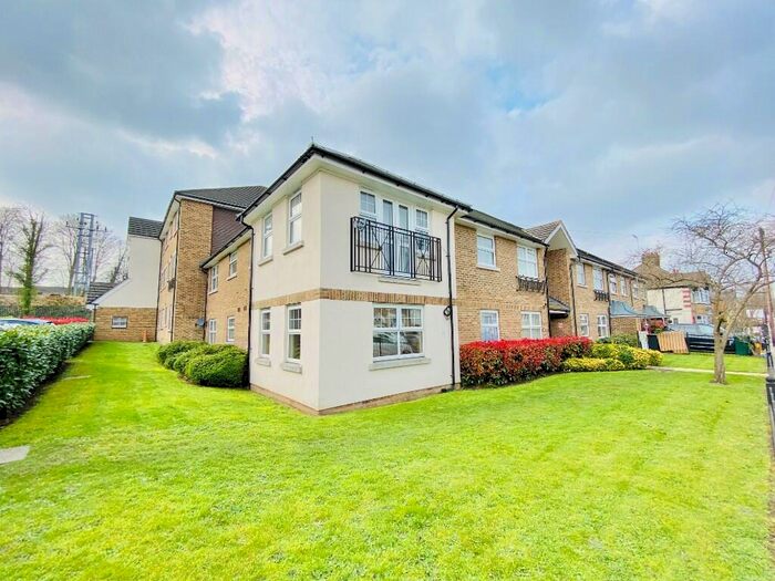 2 Bedroom Flat To Rent In Lancaster Road, Barnet, EN4