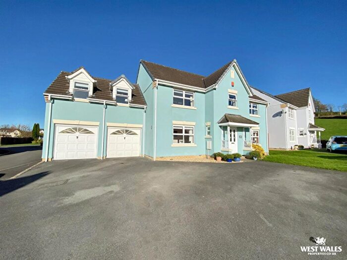 5 Bedroom Detached House For Sale In Clos Yr Onnen, Abergwili, Carmarthen, SA31