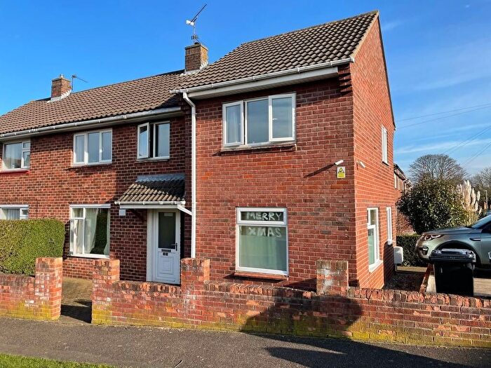 6 Bedroom Semi-Detached House For Sale In Blankney Crescent, Lincoln, LN2
