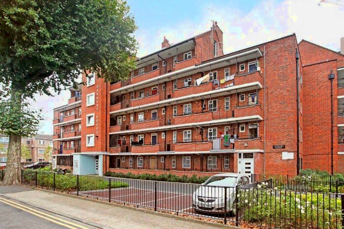Studio To Rent In Denbury House, Bromley-By-Bow, E3