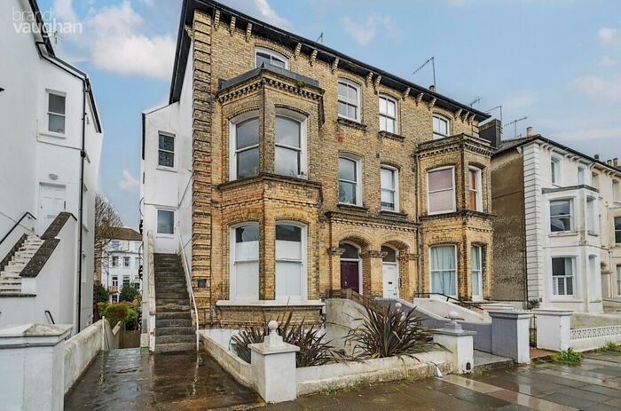 Flat To Rent In Selborne Road, Hove, BN3