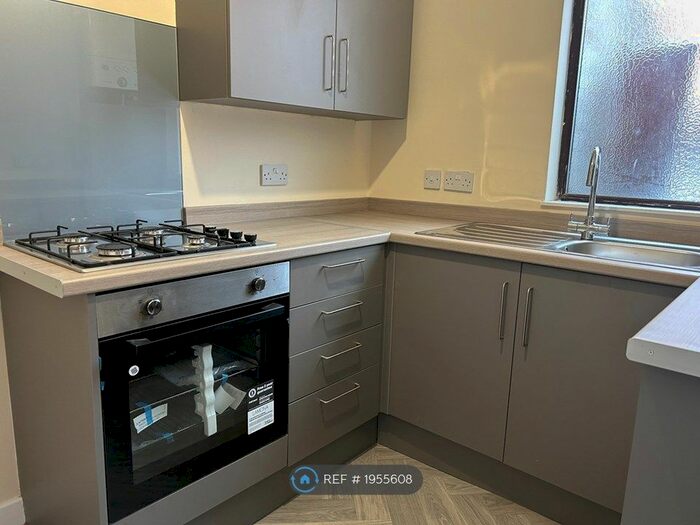 2 Bedroom Terraced House To Rent In Agnew Road, Manchester, M18