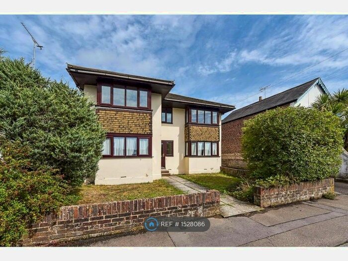 2 Bedroom Flat To Rent In Florence Road, Chichester, PO19