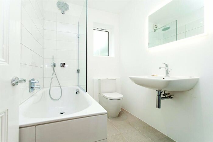 1 Bedroom Flat To Rent In Stavordale Road, Highbury, N5