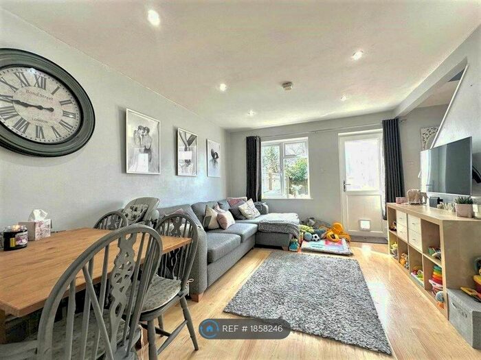 2 Bedroom Terraced House To Rent In Alveston Close, Westlea, Swindon, SN5