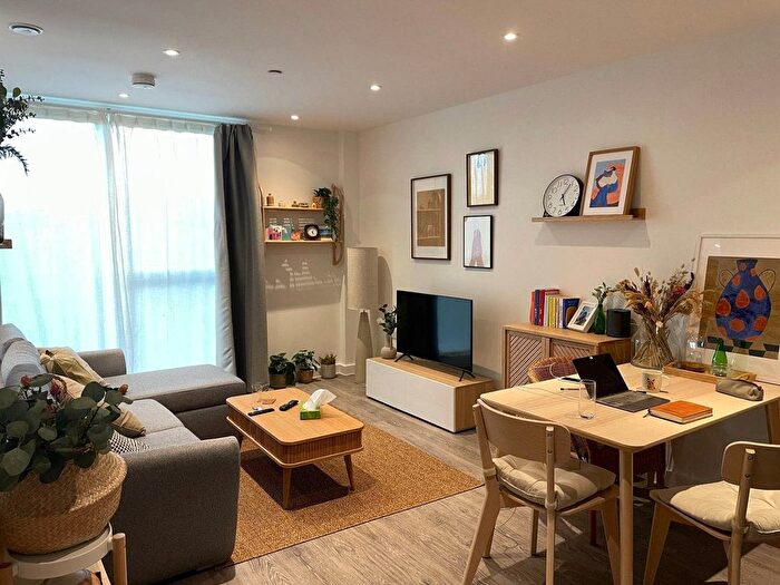 1 Bedroom Flat For Sale In Ranton House, A Commerce Road, Brentford, London, TW8