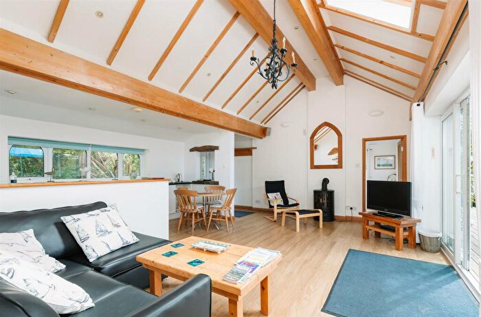 2 Bedroom Chalet For Sale In Wootton Bridge, Isle Of Wight, PO33