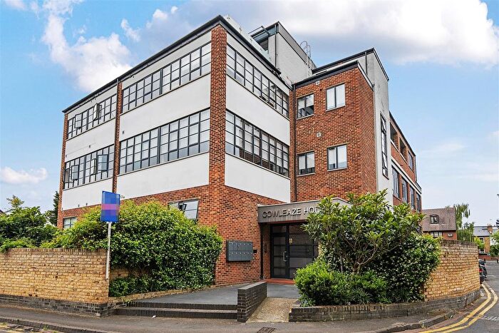 2 Bedroom Flat To Rent In Cowleaze House, Kingston Upon Thames, KT2