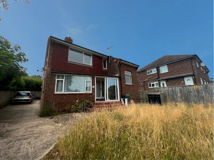 2 Bedroom Flat To Rent In Haslam Crescent, Bexhill On Sea, TN40