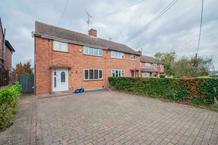 3 Bedroom Semi-Detached House For Sale In Watchouse Road, Galleywood, Chelmsford, CM2