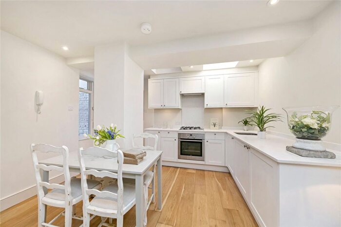 2 Bedroom Flat To Rent In Church Road, Richmond, TW10