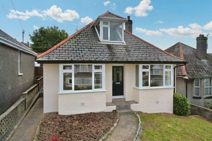 3 Bedroom Bungalow To Rent In Crediton Road, EX20