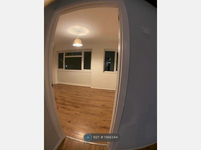 2 Bedroom Maisonette To Rent In Hinton Walk, Houghton Regis, Dunstable, LU5