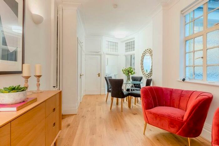 2 Bedroom Flat To Rent In Park Road, London, NW8