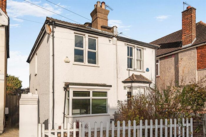 2 Bedroom Semi Detached House For Sale In Grove Lane, Kingston, KT1