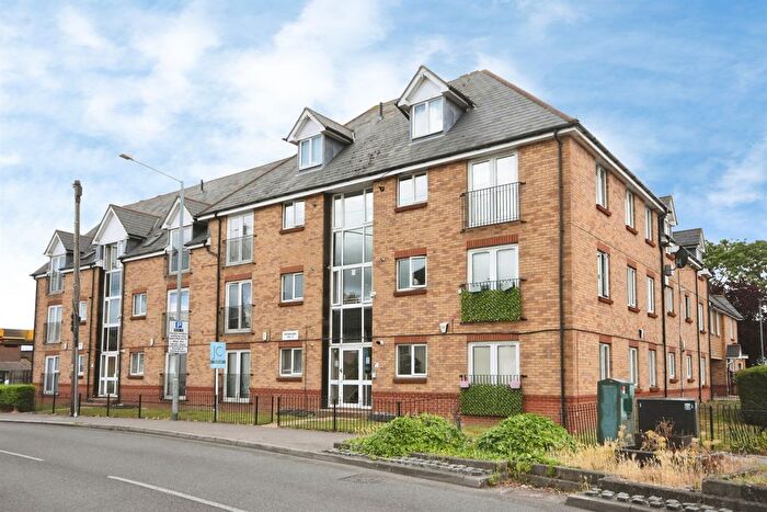 2 Bedroom Flat For Sale In Southend Road, Stanford-Le-Hope, SS17
