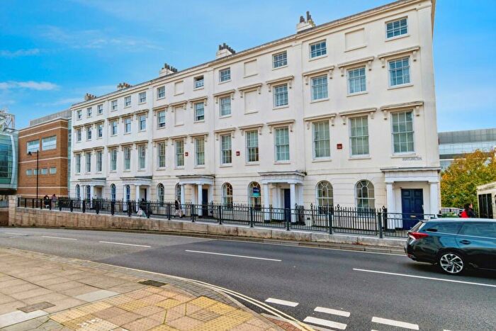 3 Bedroom Flat For Sale In Portland Terrace, Southampton, Hampshire, SO14