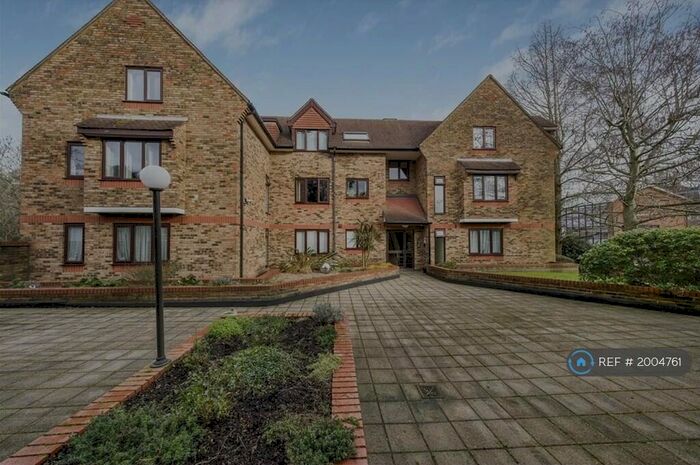 Studio To Rent In Bell View Manor, Ruislip, HA4