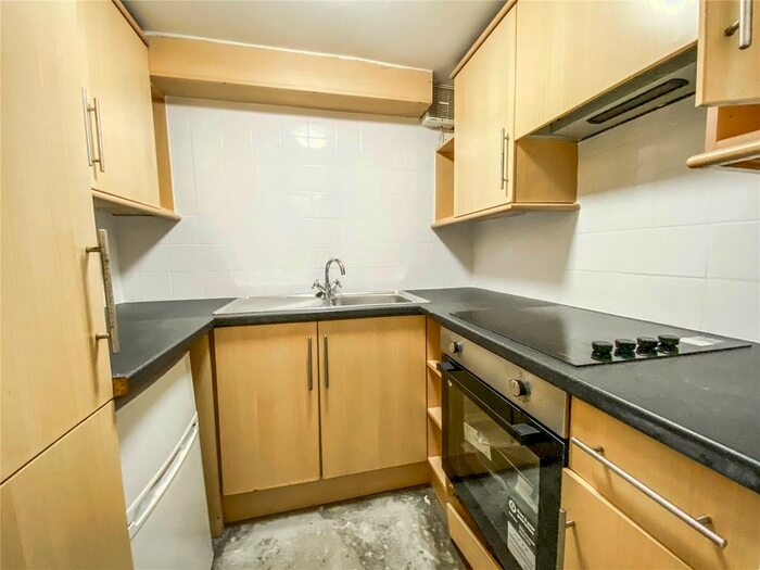 1 Bedroom Flat To Rent In Portland Crescent, Manchester, Greater Manchester, M13