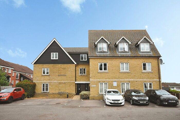 2 Bedroom Flat For Sale In Edinburgh Gardens, Braintree, Essex, CM7