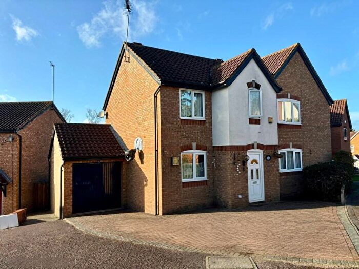 3 Bedroom Semi Detached House For Sale In Worcester Close, Little Billing, Northampton, NN3