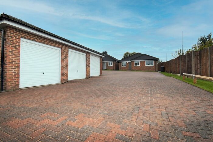 4 Bedroom Bungalow To Rent In Gouge Avenue, Gravesend, DA11