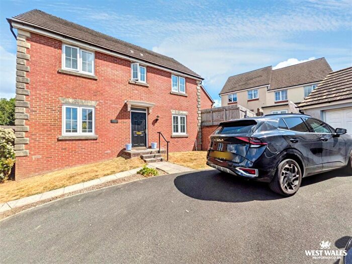 4 Bedroom Detached House For Sale In Meysydd Y Coleg, Carmarthen, SA31